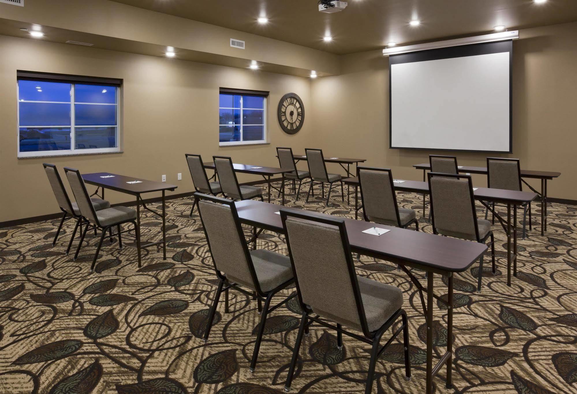 Grandstay Hotel & Suites Valley City מראה חיצוני תמונה